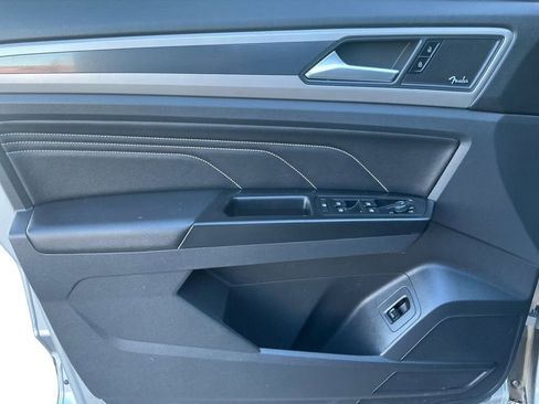 Used 2020 Volkswagen Atlas Cross Sport SEL Premium image 23