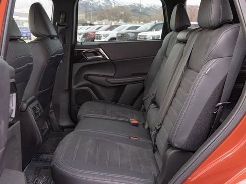 Used 2023 Mitsubishi Outlander SE image 8