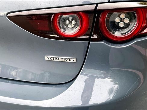 Used 2021 MAZDA MAZDA3 s FWD image 9