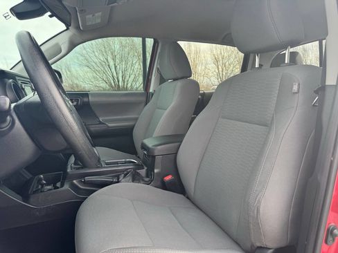 Used 2019 Toyota Tacoma SR image 13