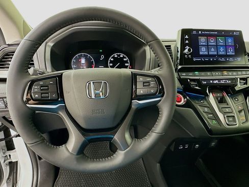 New 2026 Honda Odyssey Touring image 10