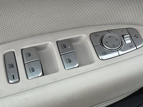 Used 2019 Genesis G70 2.0T Advanced w/ Elite Package image 11