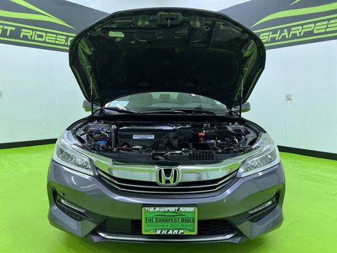 Used 2016 Honda Accord Touring image 4