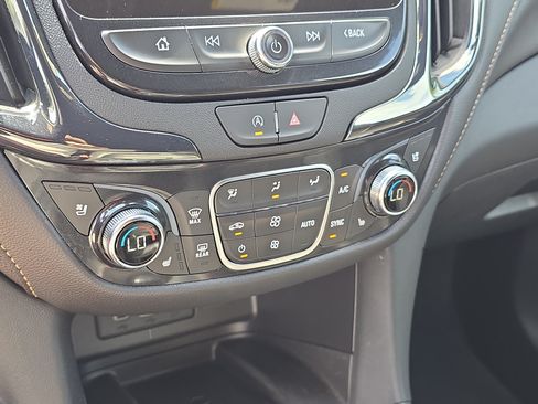 Used 2024 Chevrolet Equinox Premier FWD image 26