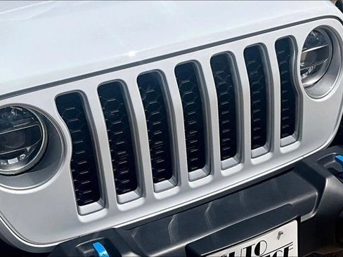 Used 2022 Jeep Wrangler Unlimited Sahara w/ Cold Weather Group AWD/4WD image 30