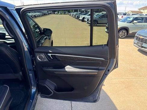 Used 2026 Buick Enclave Avenir w/ Super Cruise Package AWD/4WD image 13