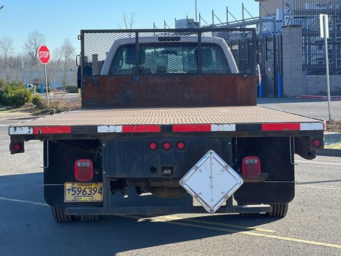 Used 2016 Ford F550 2WD Regular Cab Super Duty image 5