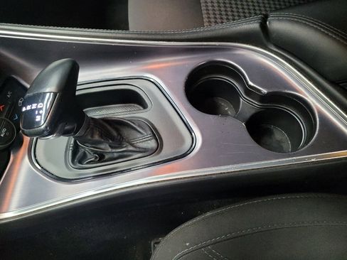 Used 2016 Dodge Challenger SXT image 26