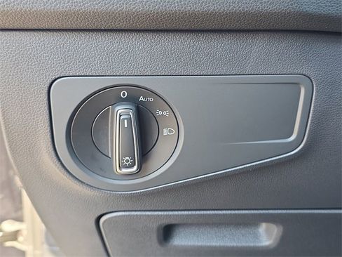 Certified 2024 Volkswagen Tiguan SE R-Line image 27
