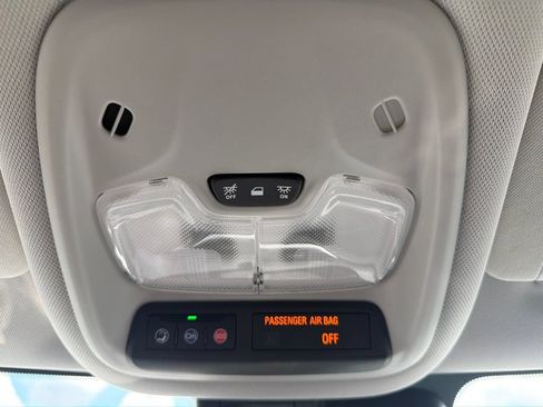 Used 2023 Chevrolet TrailBlazer LT FWD image 39