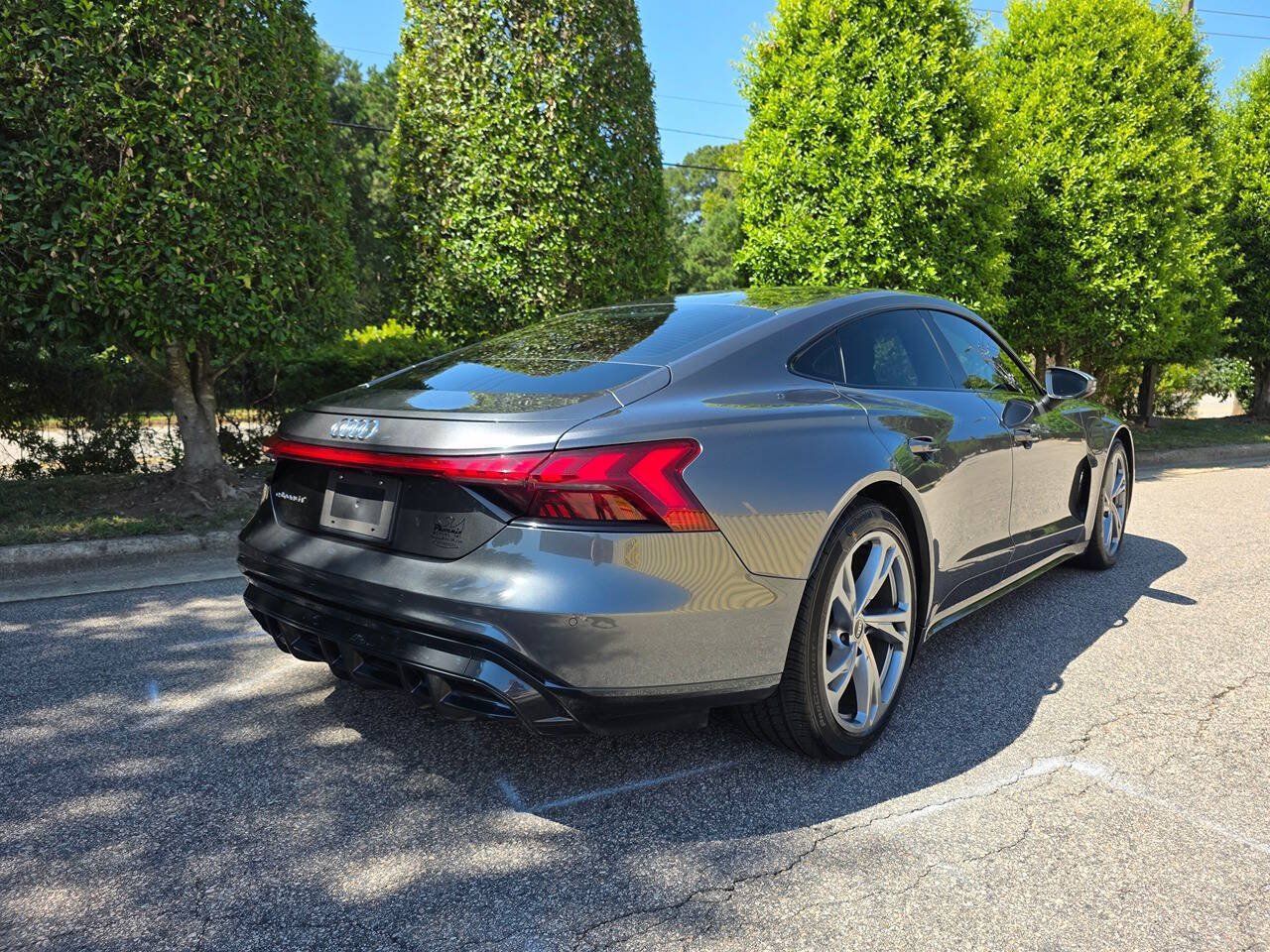 Used 2022 Audi e-tron GT Premium Plus AWD/4WD image 5