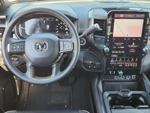 Used 2025 RAM 3500 Limited AWD/4WD image 29