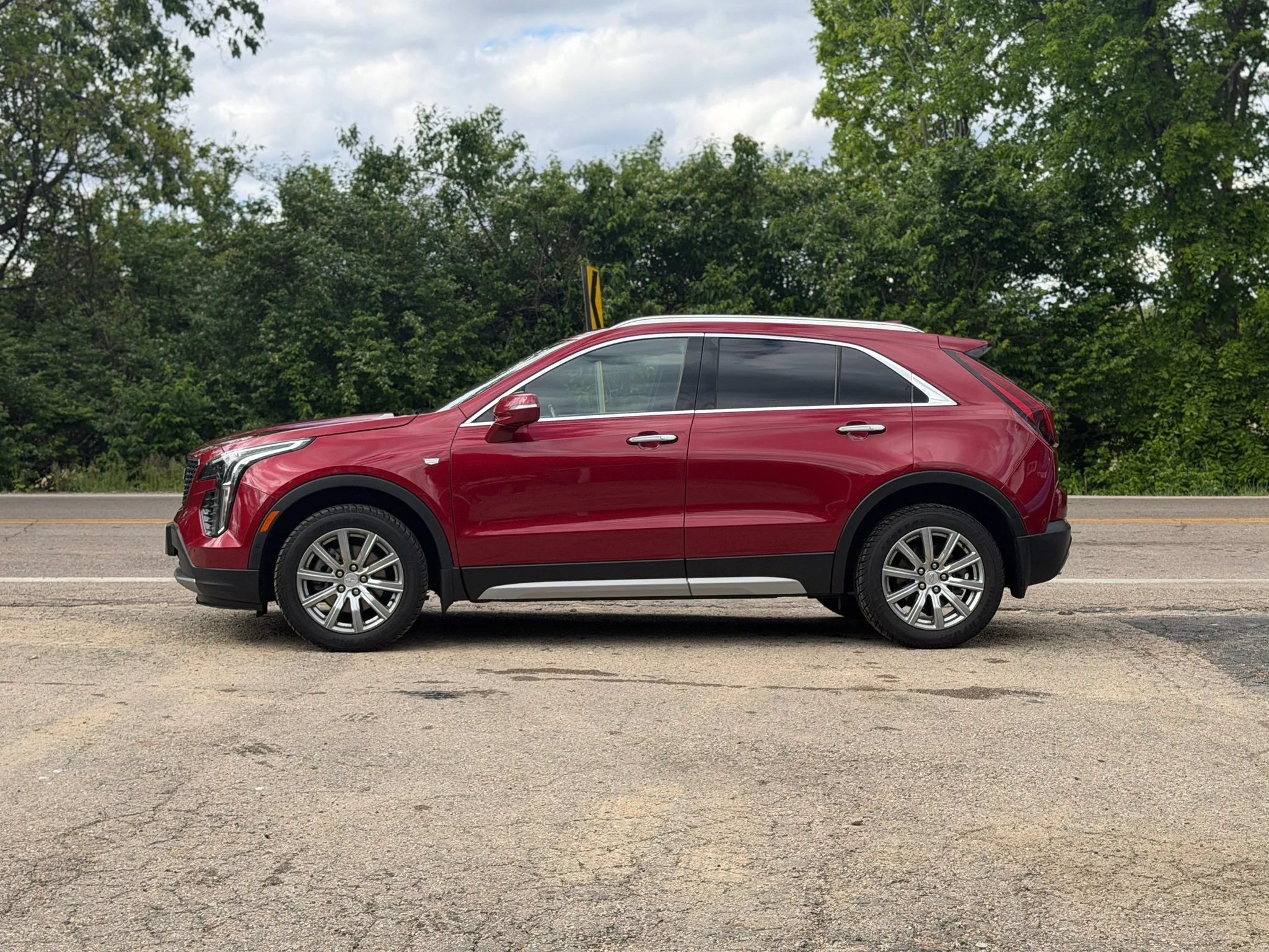 Used 2020 Cadillac XT4 Premium Luxury w/ Enhanced Visibility Package AWD/4WD image 5