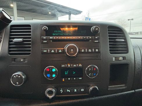 Used 2011 Chevrolet Silverado 2500 LT w/ Interior Plus Package image 13