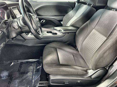 Used 2023 Dodge Challenger SXT image 13