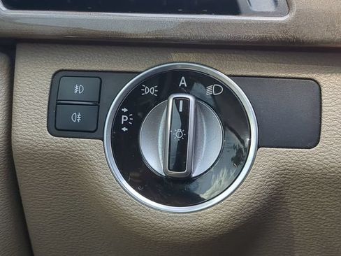 Used 2011 Mercedes-Benz E 350 4MATIC Sedan image 26