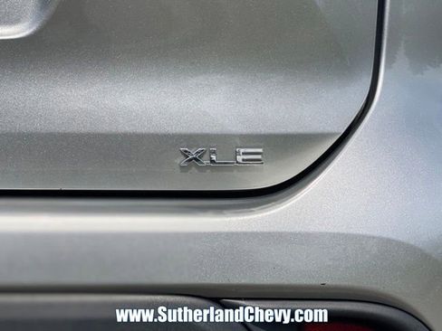 Used 2024 Toyota Highlander XLE AWD/4WD image 14
