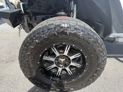 Used 2018 Jeep Wrangler Unlimited Sport w/ Connectivity Group AWD/4WD image 12