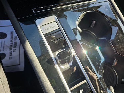 New 2025 Volkswagen Atlas SEL image 33