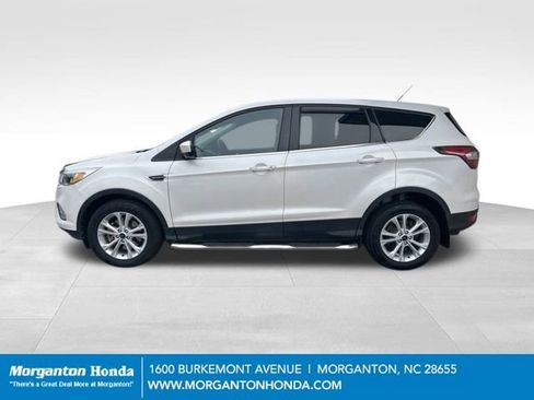 Used 2017 Ford Escape SE image 5
