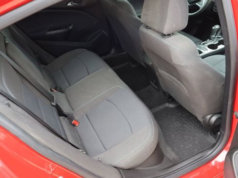 Used 2018 Chevrolet Cruze LT w/ Convenience Package FWD image 18