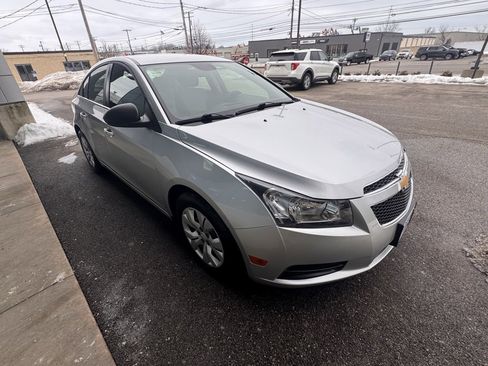 Used 2012 Chevrolet Cruze LS image 7