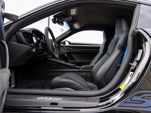 Certified 2025 Porsche 911 GT3 RS image 36