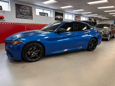Used 2019 Alfa Romeo Giulia Ti image 3