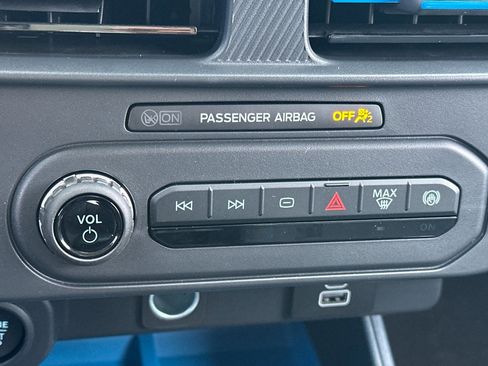 New 2025 Ford Maverick XLT image 18