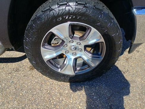 Used 2019 RAM 1500 Laramie image 10