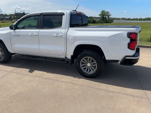 Used 2024 Chevrolet Colorado LT w/ LT Convenience Package III RWD image 7