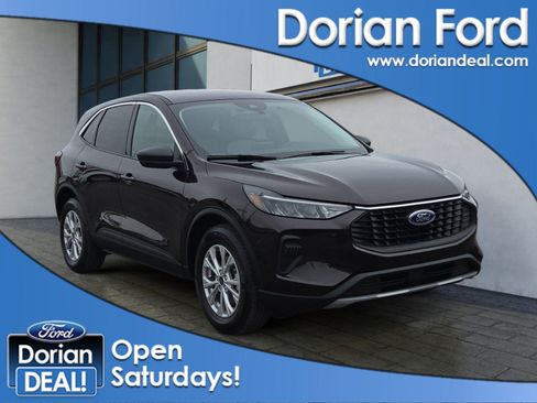 Used 2023 Ford Escape Active image 1
