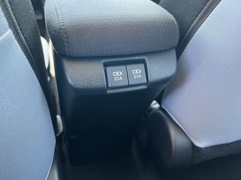 Used 2020 Toyota Prius LE image 31