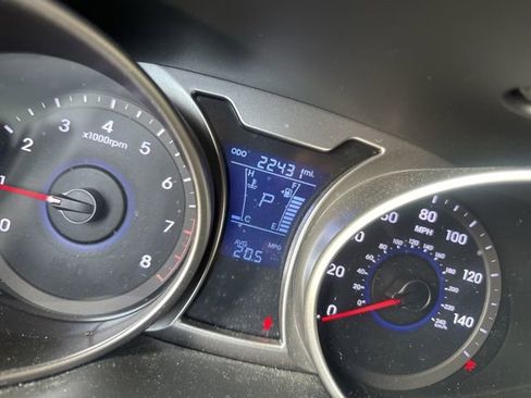 Used 2016 Hyundai Veloster w/ Option Group 02 image 4