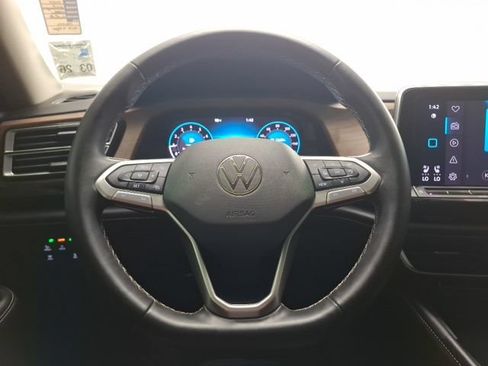 Used 2024 Volkswagen Atlas SE w/ Black Wheel Package FWD image 20