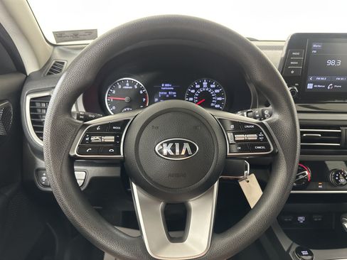 Used 2021 Kia Seltos LX AWD/4WD image 12