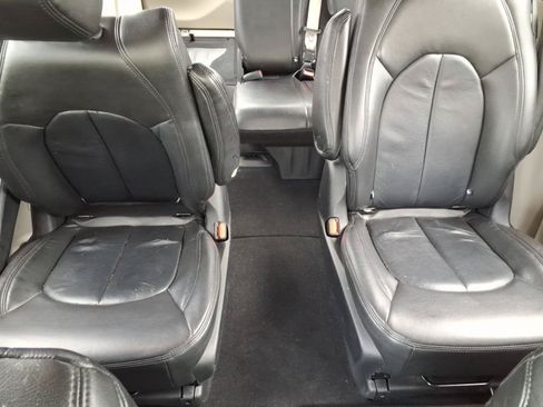 Used 2020 Chrysler Voyager LX FWD image 22