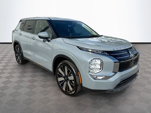 New 2026 Mitsubishi Outlander SE image 3