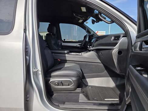 New 2026 Jeep Grand Wagoneer 4WD image 19