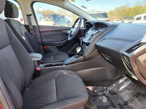 Used 2017 Ford Focus SE image 11