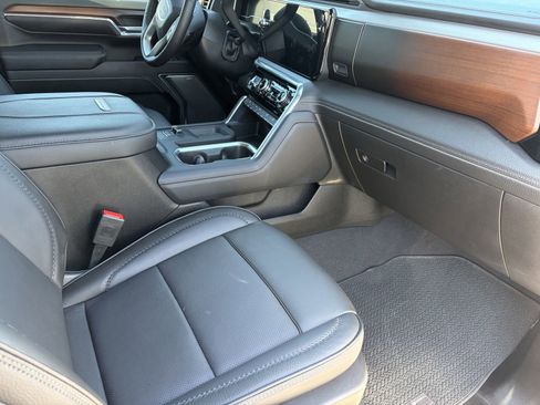 Used 2024 GMC Sierra 2500 Denali w/ Denali Reserve Package AWD/4WD image 7