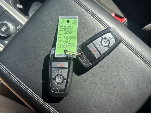 Used 2022 Ford Explorer XLT image 28