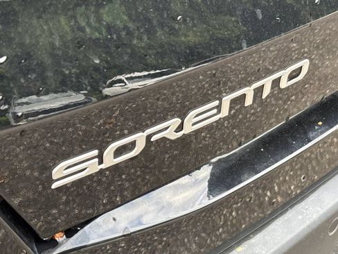 Used 2024 Kia Sorento S AWD/4WD image 10
