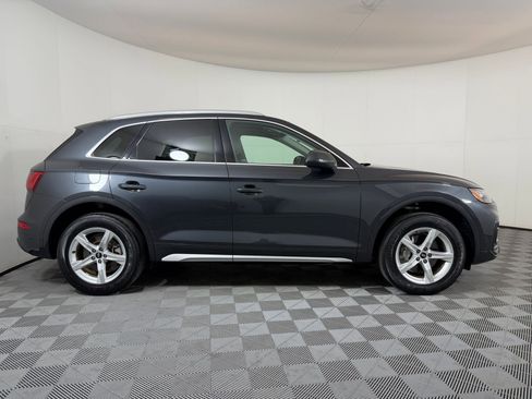 Used 2023 Audi Q5 Premium w/ Convenience Package image 8