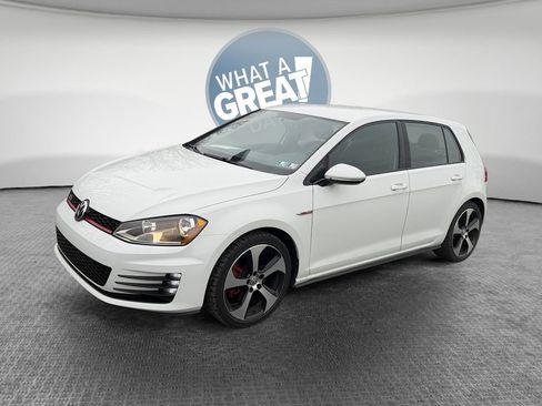Used 2017 Volkswagen Golf 4-Door FWD image 8
