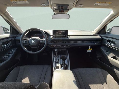 Used 2025 Honda Accord SE image 10