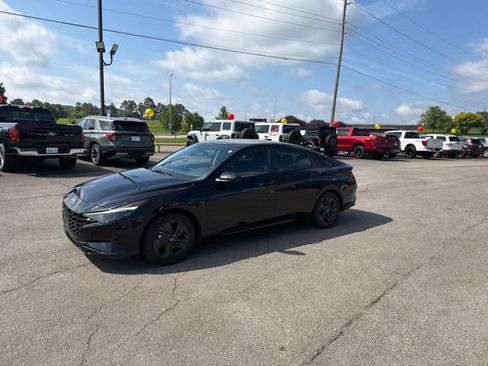 Used 2021 Hyundai Elantra Blue w/ Cargo Package FWD image 2
