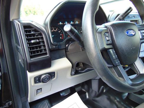 Used 2018 Ford F150 XL w/ Equipment Group 101A Mid AWD/4WD image 12