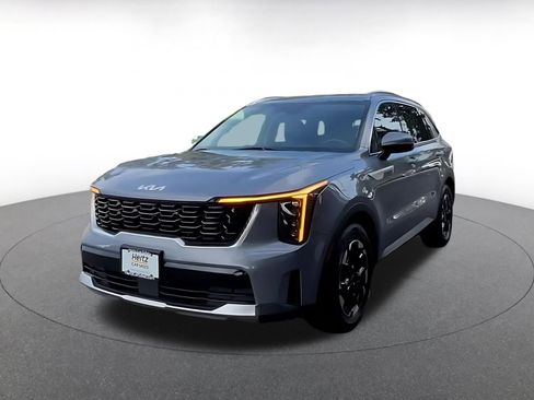 Used 2024 Kia Sorento S image 7