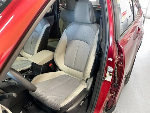 Used 2025 Subaru Forester Premium AWD/4WD image 18